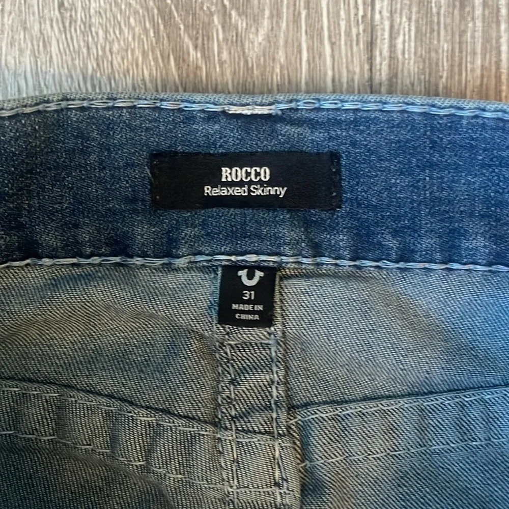 True Religion Rocco Relaxed Skinny Jean, men’s size 31 medium blue denim